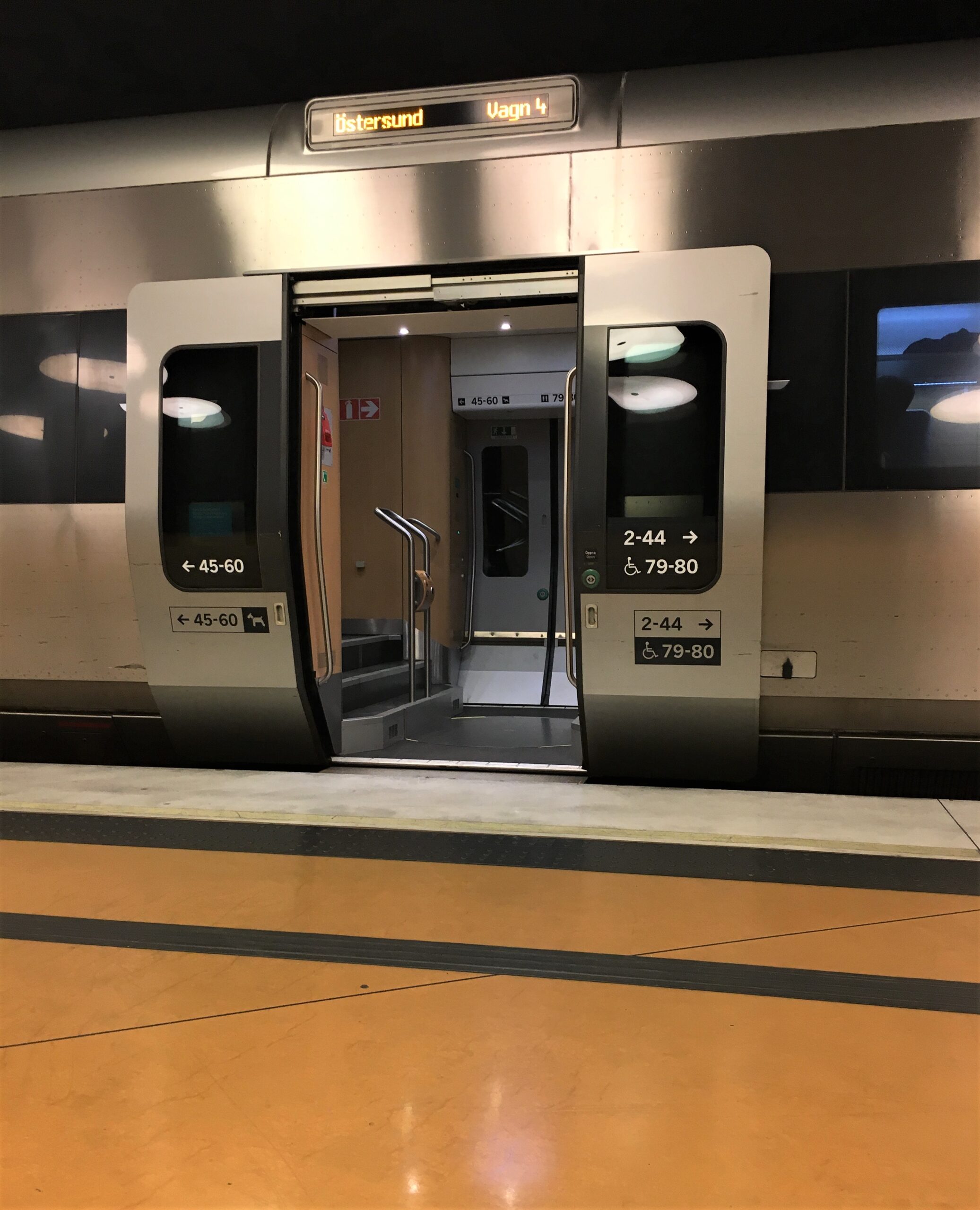 tåg Östersund mellan